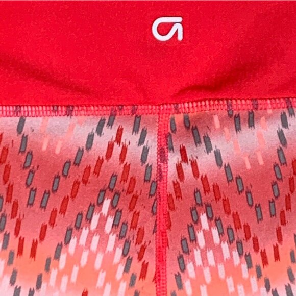 GapFit Small Cropped Leggings Red Print Yoga Pants Active Gym Stretch - Picture 5 of 6